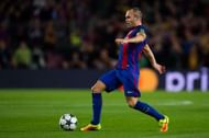 BARCELONA, SPAIN - OCTOBER 19:  Andres Iniesta of FC Barcelona plays the ball during the UEFA Champions League group C match between FC Barcelona and Manchester City FC at Camp Nou on October 19, 2016 in Barcelona, Spain.  (Photo by Alex Caparros/Getty Images)